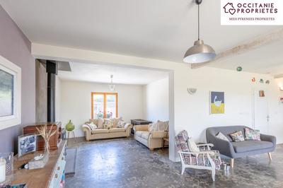 Maison - 258 m² - 9 pièces