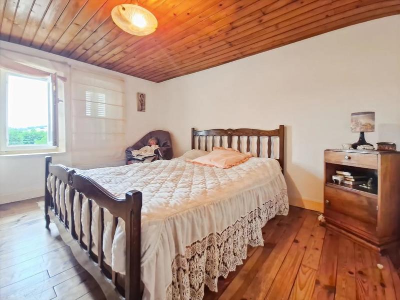 Maison - 226 m² - 9 pièces