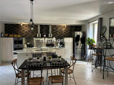 Maison de campagne - 360 m² - 13 pièces