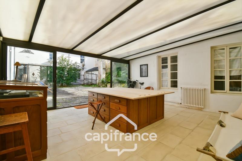 Maison - 325 m² - 12 pièces