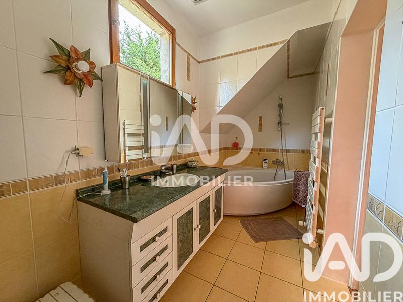 Maison - 97 m² - 3 pièces