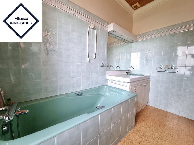 Maison - 214 m² - 7 pièces