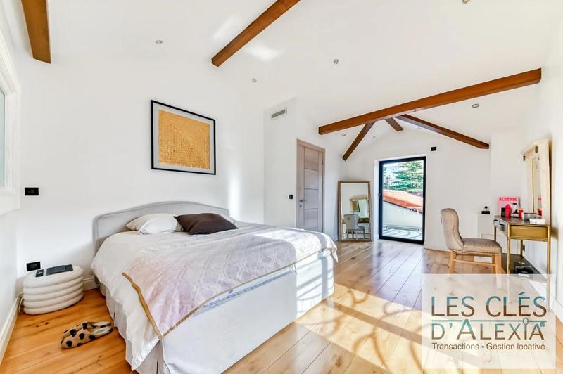 Maison - 140 m² - 5 pièces