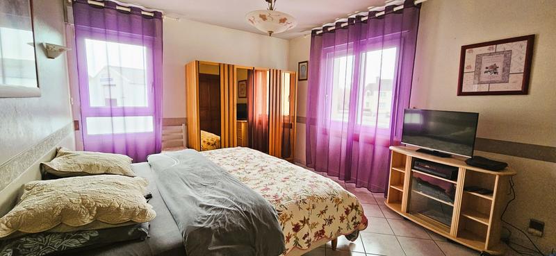 Maison - 230 m² - 8 pièces