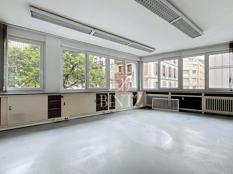 Bureau - 110 m² - 5 pièces