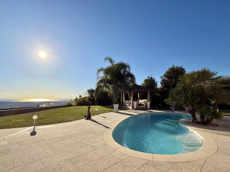 Villa - 160 m² - 5 pièces