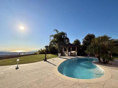 Villa - 160 m² - 5 pièces