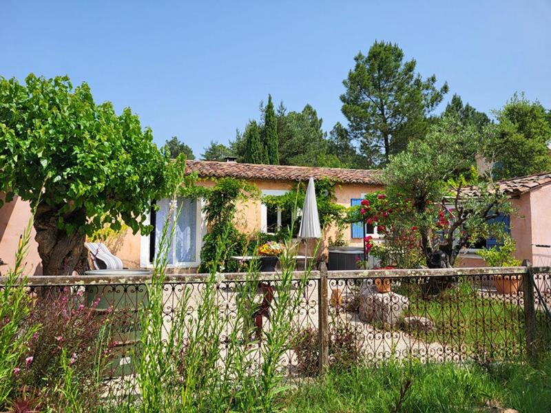 Maison chambre d'hôtes - 209 m² - 8 pièces