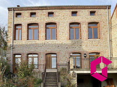 Maison - 217 m² - 9 pièces