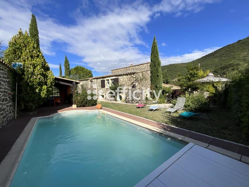 Maison - 195 m² - 10 pièces