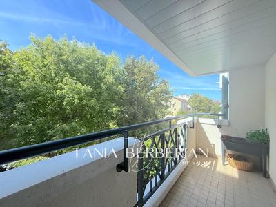 Appartement - 82 m² - 4 pièces