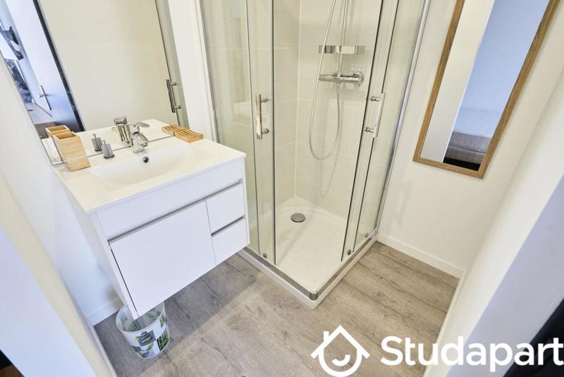 Chambre - 12 m² - 1 pièce