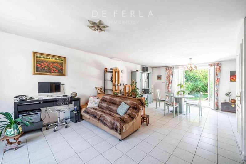 Maison - 230 m² - 5 pièces