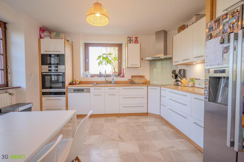 Maison traditionnelle - 150 m² - 6 pièces