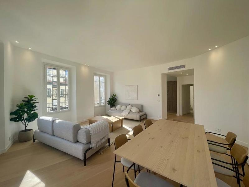 Appartement - 136 m² - 5 pièces