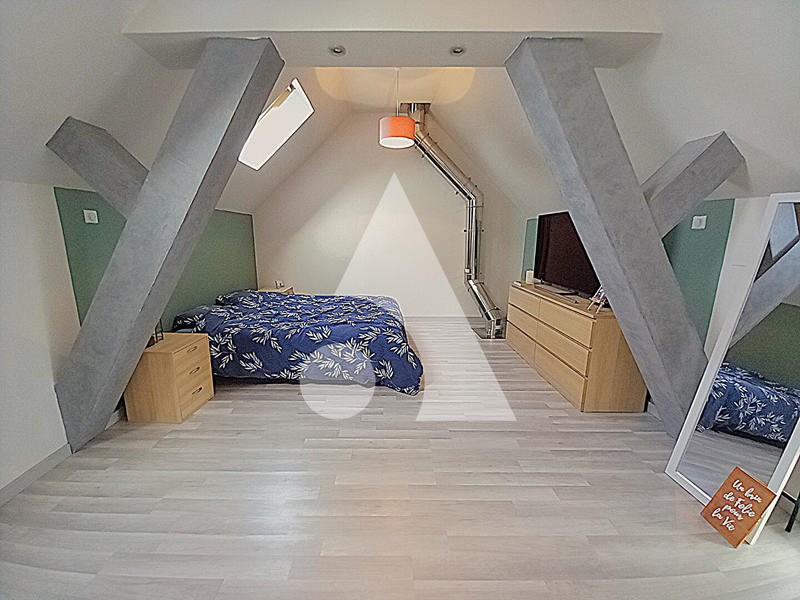 Maison - 163 m² - 8 pièces