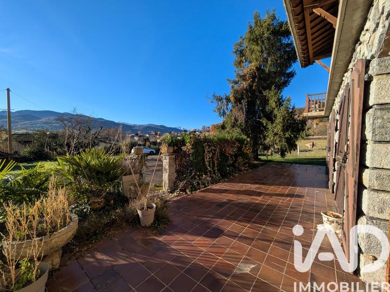 Maison - 263 m² - 9 pièces