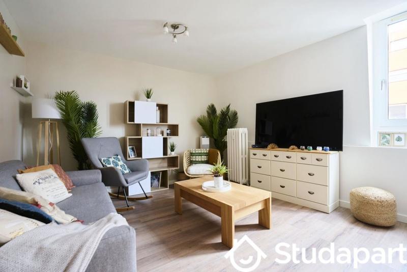 Chambre - 11 m² - 1 pièce