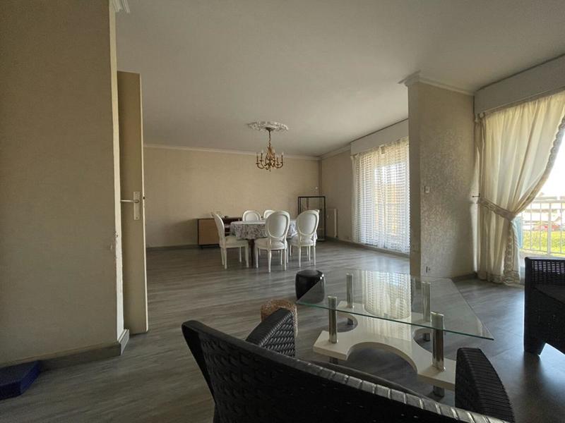 Appartement - 100 m² - 5 pièces