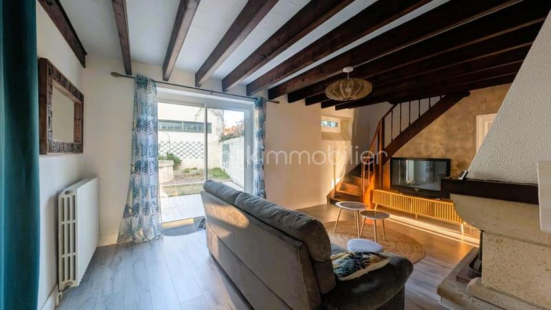 Maison en pierre - 197 m² - 9 pièces