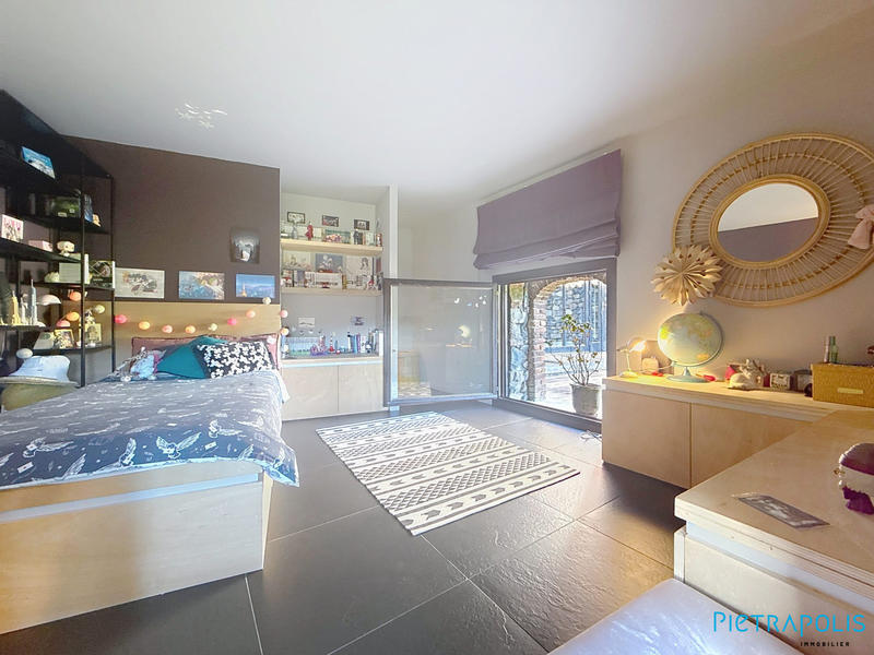 Maison - 200 m² - 5 pièces