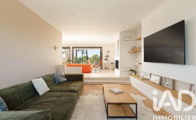 Maison - 290 m² - 8 pièces