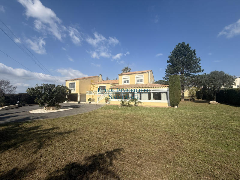 Maison - 240 m² - 5 pièces