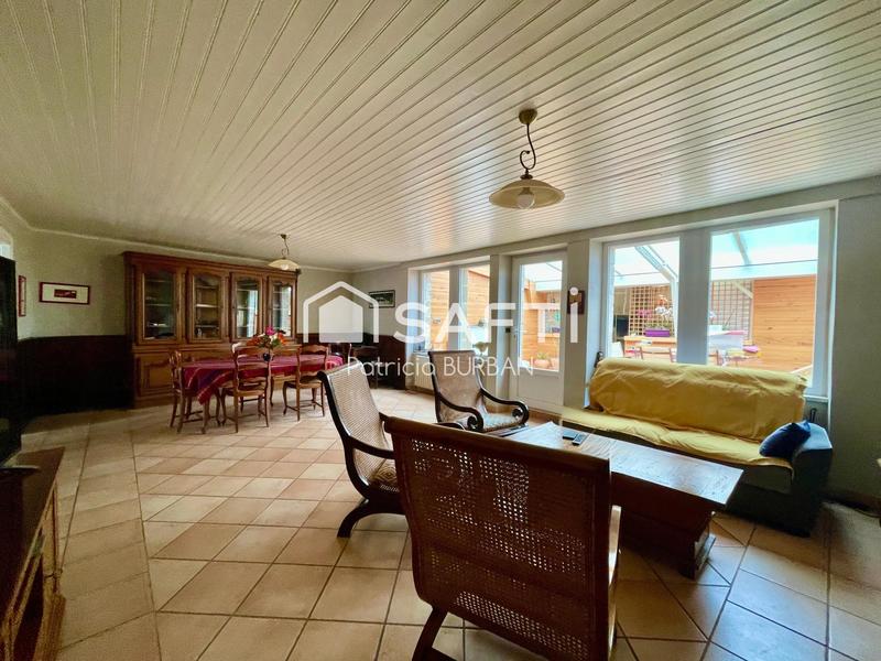 Maison - 205 m² - 8 pièces