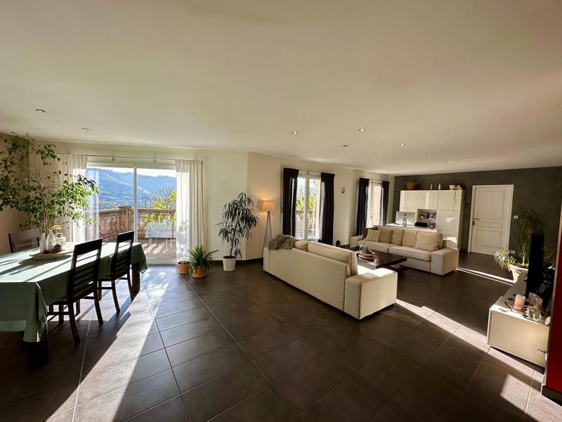 Maison - 125 m² - 5 pièces