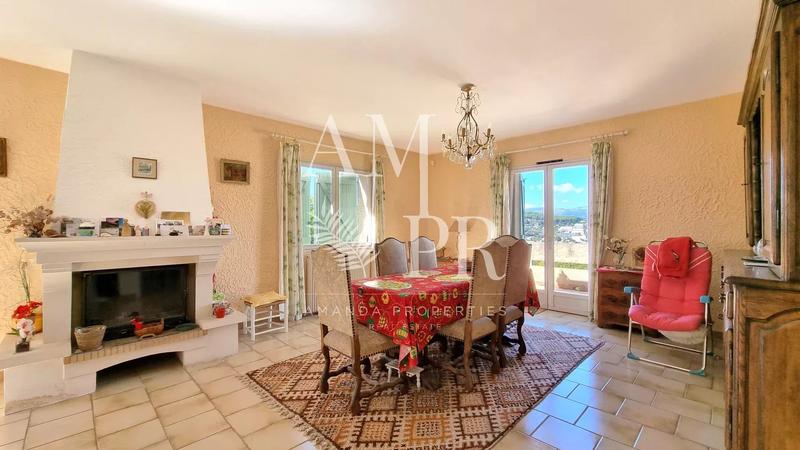 Villa - 216 m² - 7 pièces