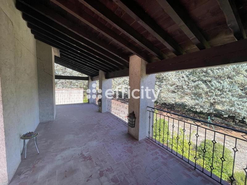 Maison - 258 m² - 9 pièces