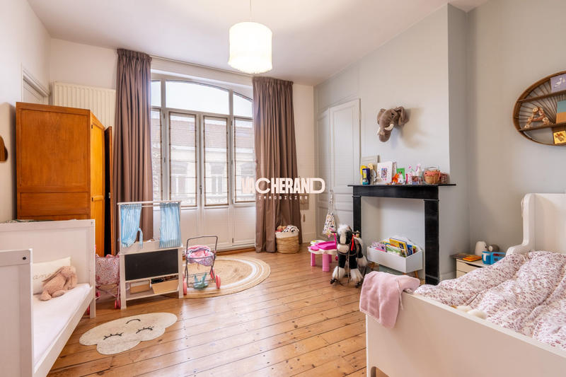 Maison - 200 m² - 8 pièces