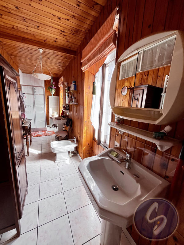 Maison traditionnelle - 150 m² - 5 pièces