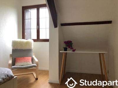 Chambre - 13 m² - 1 pièce