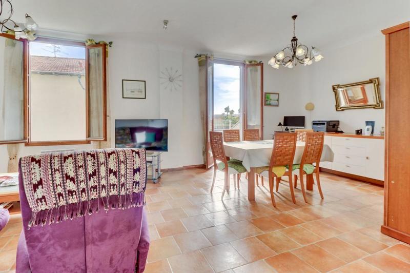 Appartement - 83 m² - 3 pièces