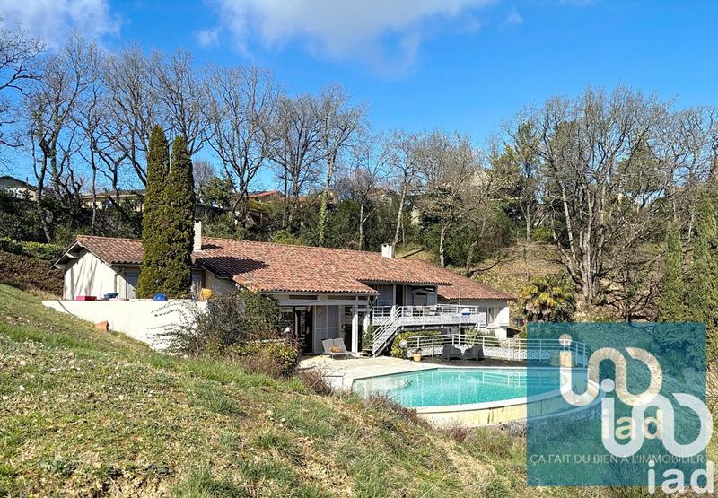 Maison - 198 m² - 8 pièces