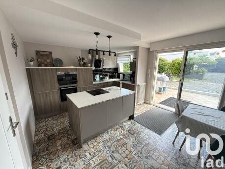 Maison - 214 m² - 7 pièces