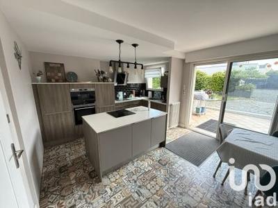 Maison - 214 m² - 7 pièces