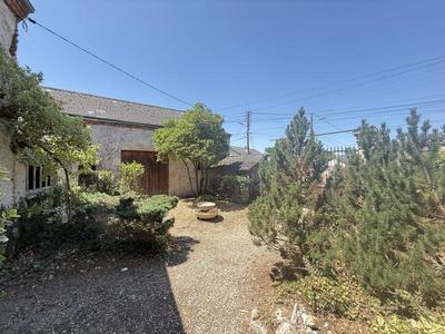 Maison - 210 m² - 11 pièces