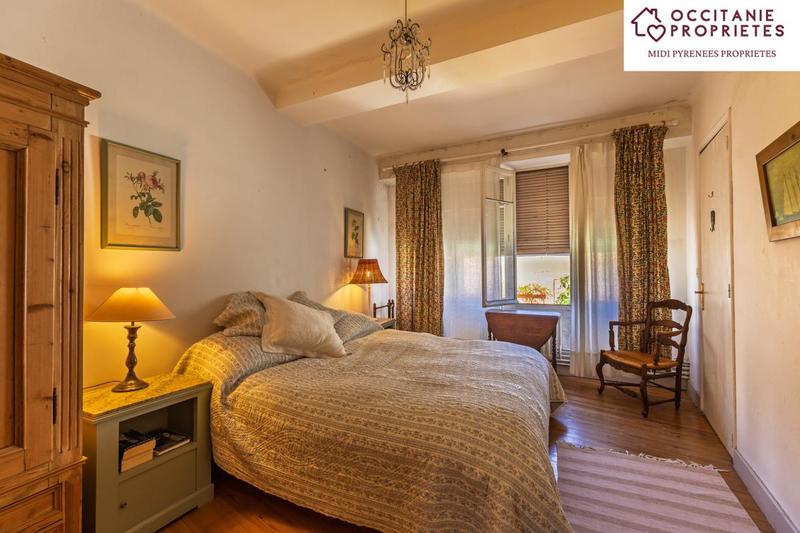 Maison de village - 256 m² - 10 pièces