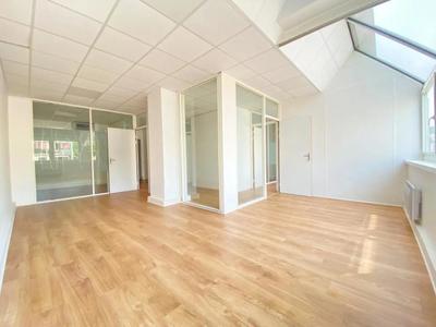 Bureau - 85 m²