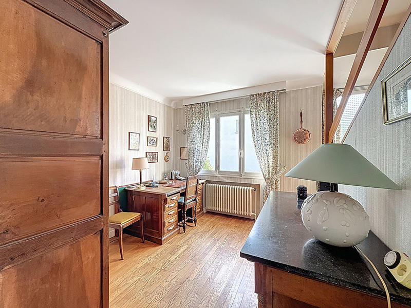 Maison - 180 m² - 7 pièces