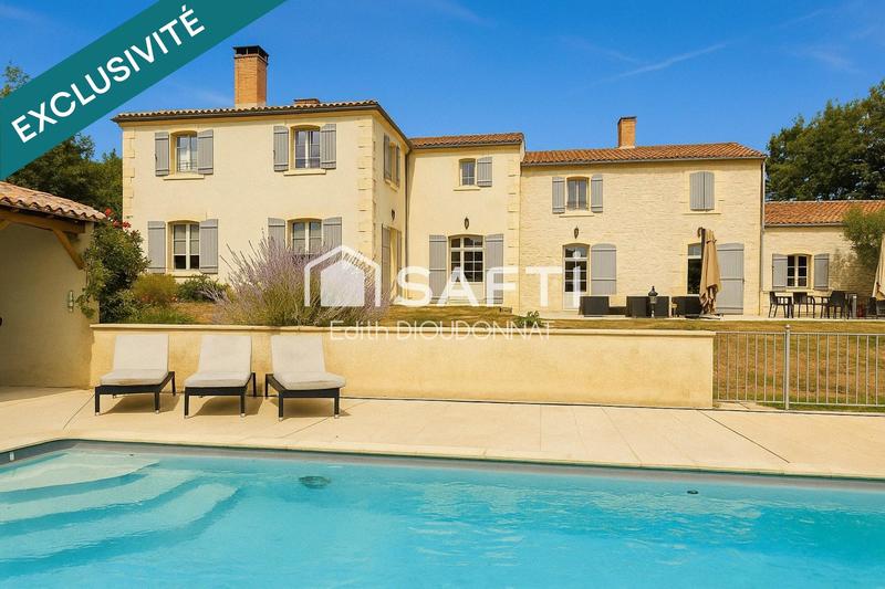 Maison de maîtres - 400 m² - 11 pièces