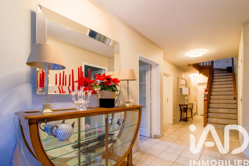 Maison - 247 m² - 6 pièces