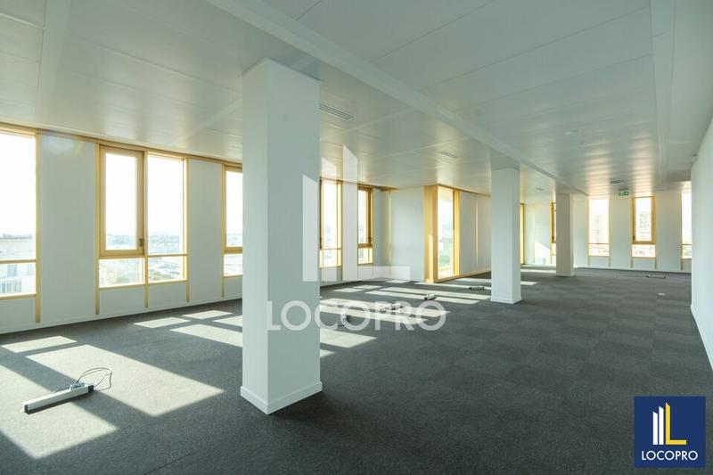 Bureau - 945 m²