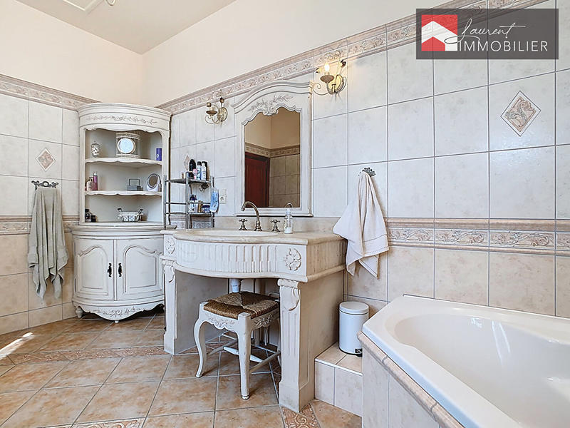 Maison - 291 m² - 6 pièces