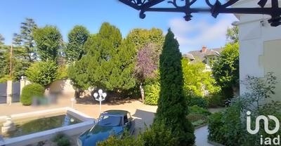 Maison - 400 m² - 12 pièces