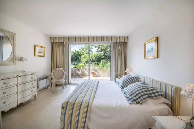 Villa - 282 m² - 6 pièces