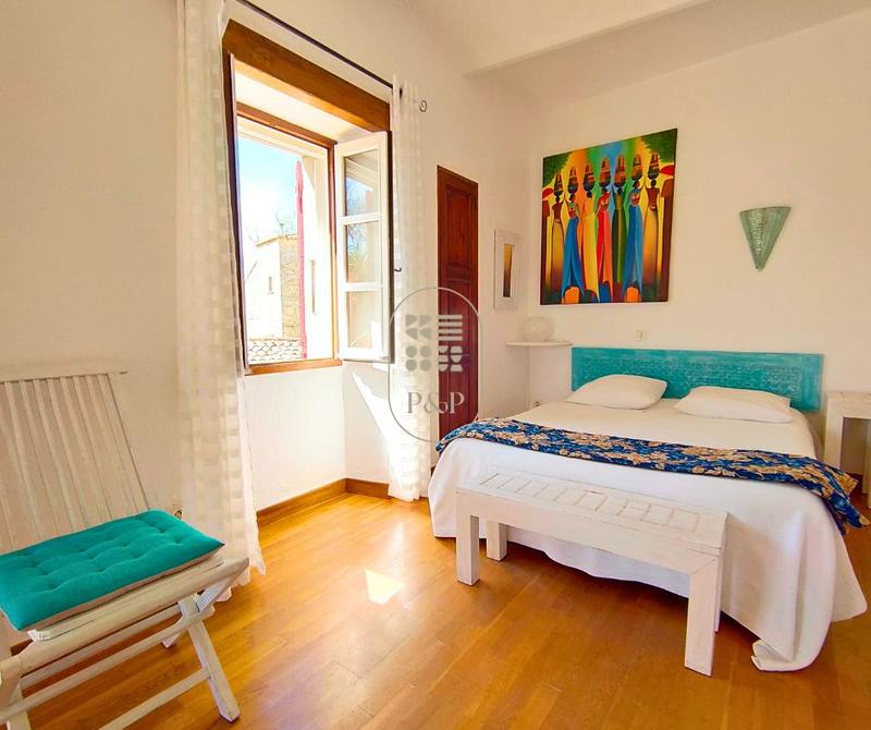 Mas - 339 m² - 10 pièces