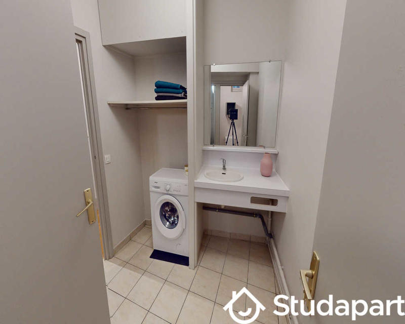 Chambre - 75 m² - 1 pièce